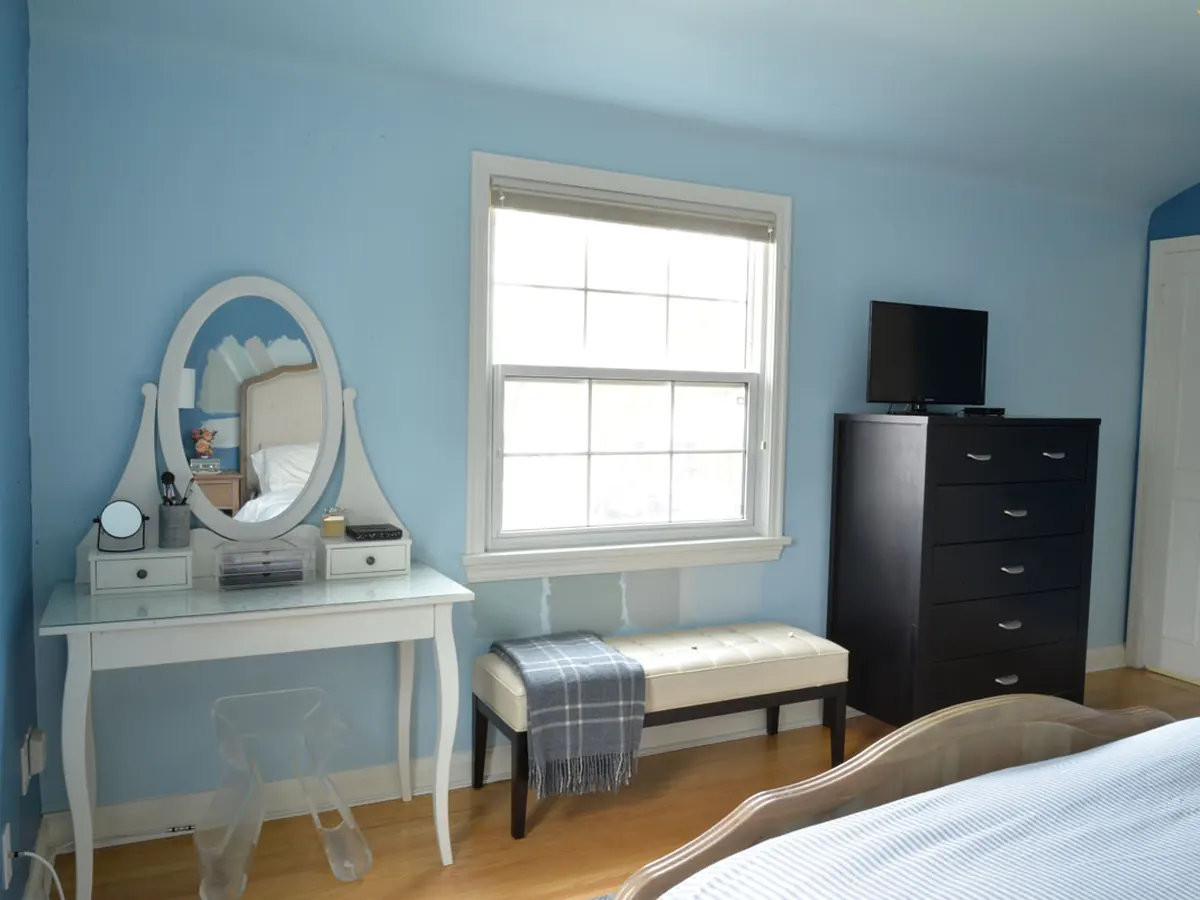 Main bedroom before renovation